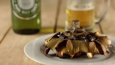 Carciofo alla giudia.(Jewish-style artichoke)