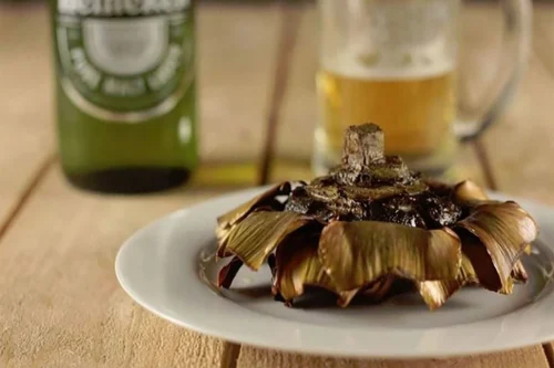 Carciofo alla giudia.(Jewish-style artichoke)