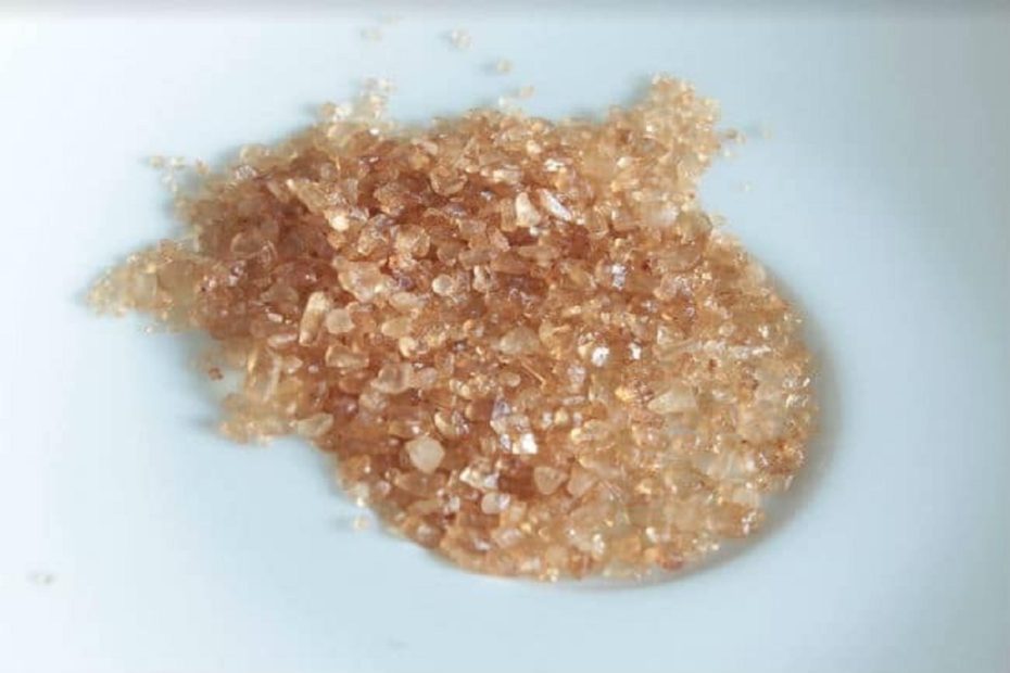 Sale affumicato nel piattino