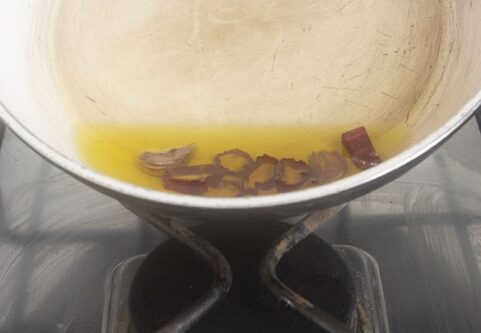 Soffritto aglio e peperoncino