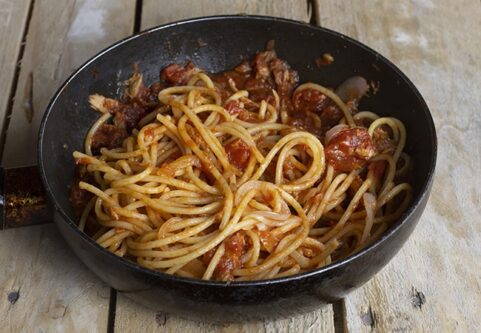 Padella pasta tonno e cipolla