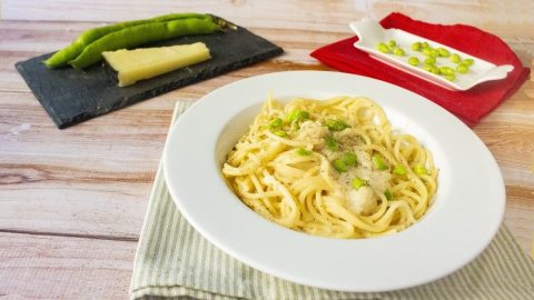 Cacio e pepe con le fave