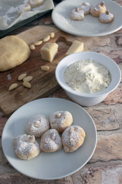 Fave dei morti, dolce di mandorle (beans of the dead, almond sweet)