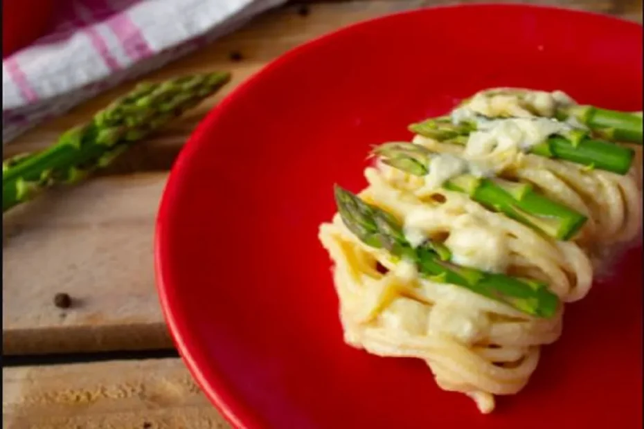pasta con gli asparagi, versione della cacio e pepe.